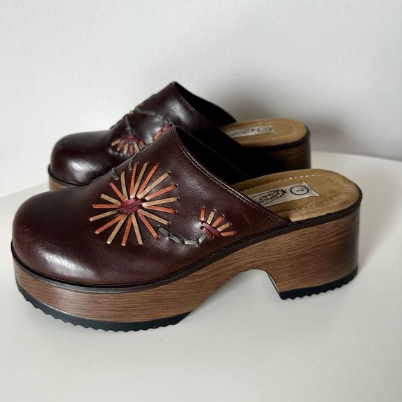 Vintage Brown Y2K Wood Platform Clogs - Picture 1 of 10